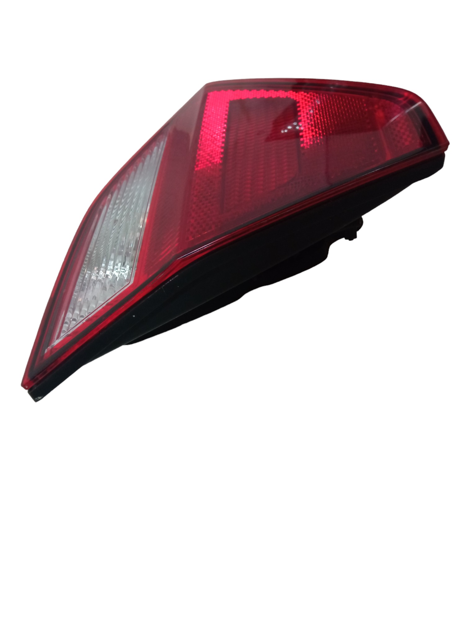 Lanterna Tampa Traseira Lado Esquerdo  Voyage G6 2013 A 2023 2