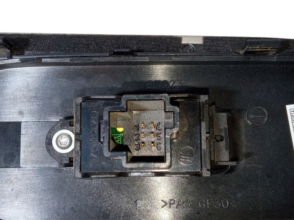 Moldura Botao Vidro Porta Dianteira Direita Volvo S40 2008 7