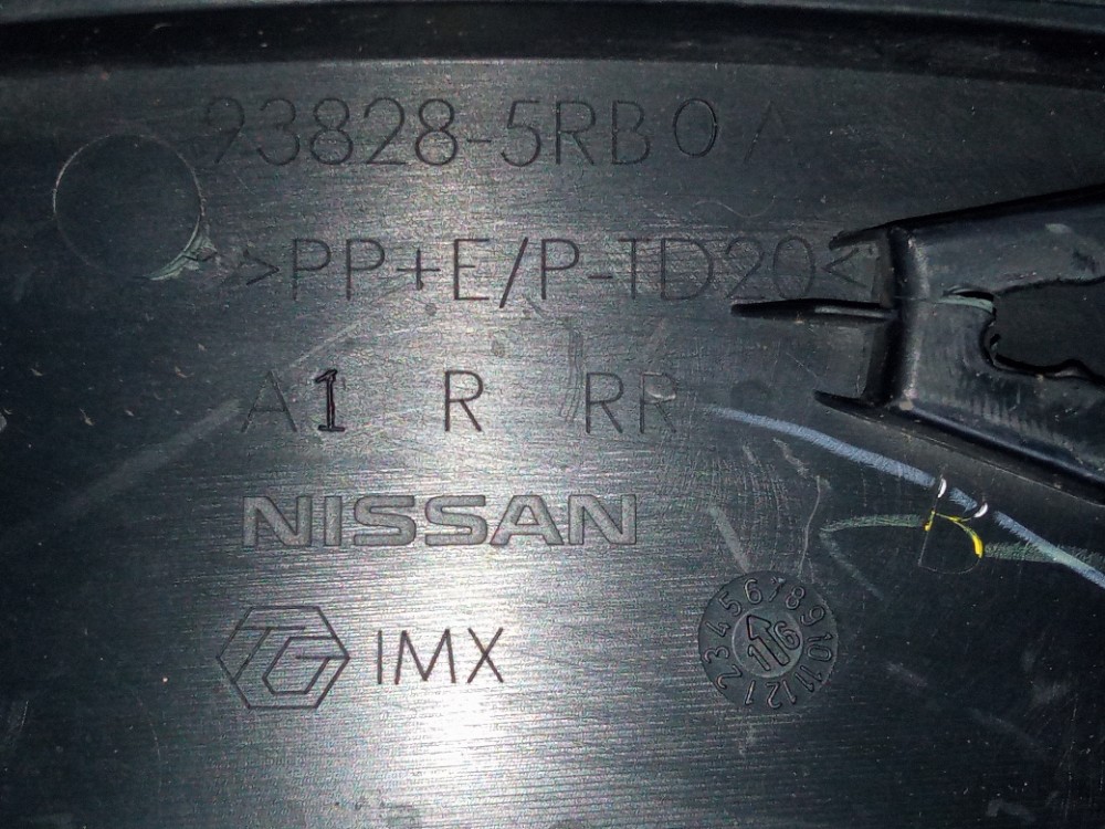 Moldura Paralama Traseiro Direito Nissan Kicks 2017 2020 Preto 7