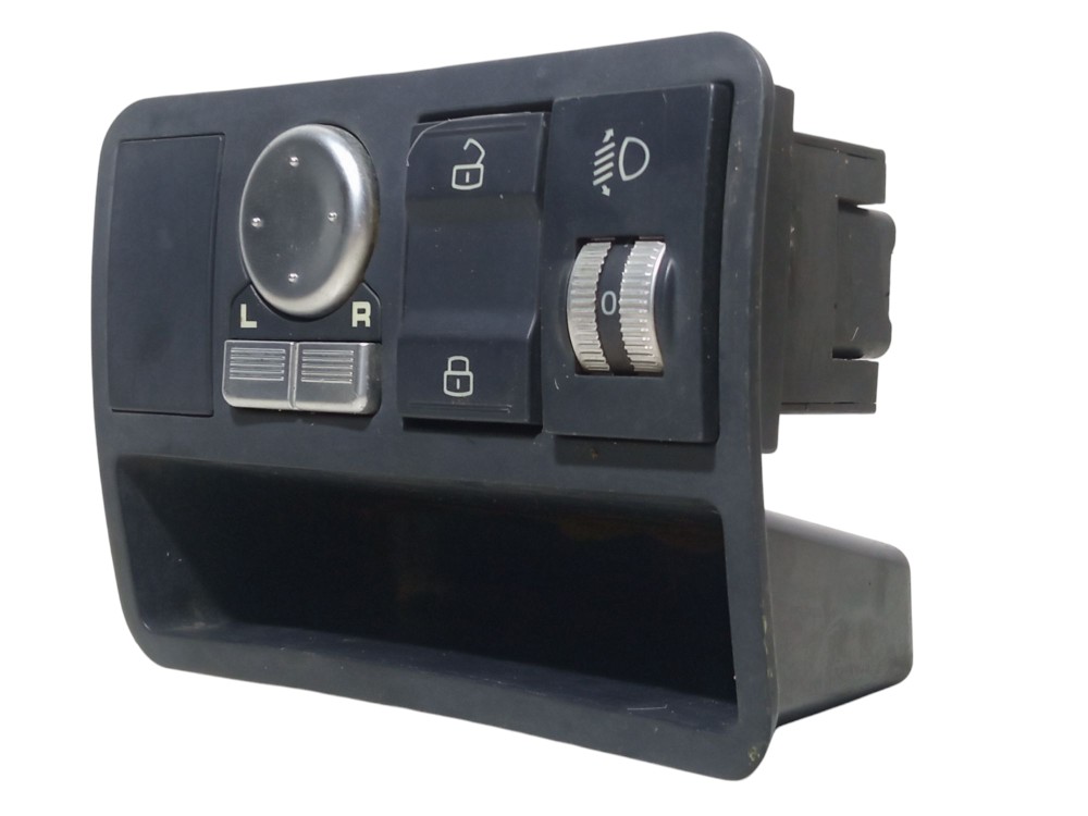 Moldura Botao Comando Luz Retrovisor Trava Porta Lifan 530 2