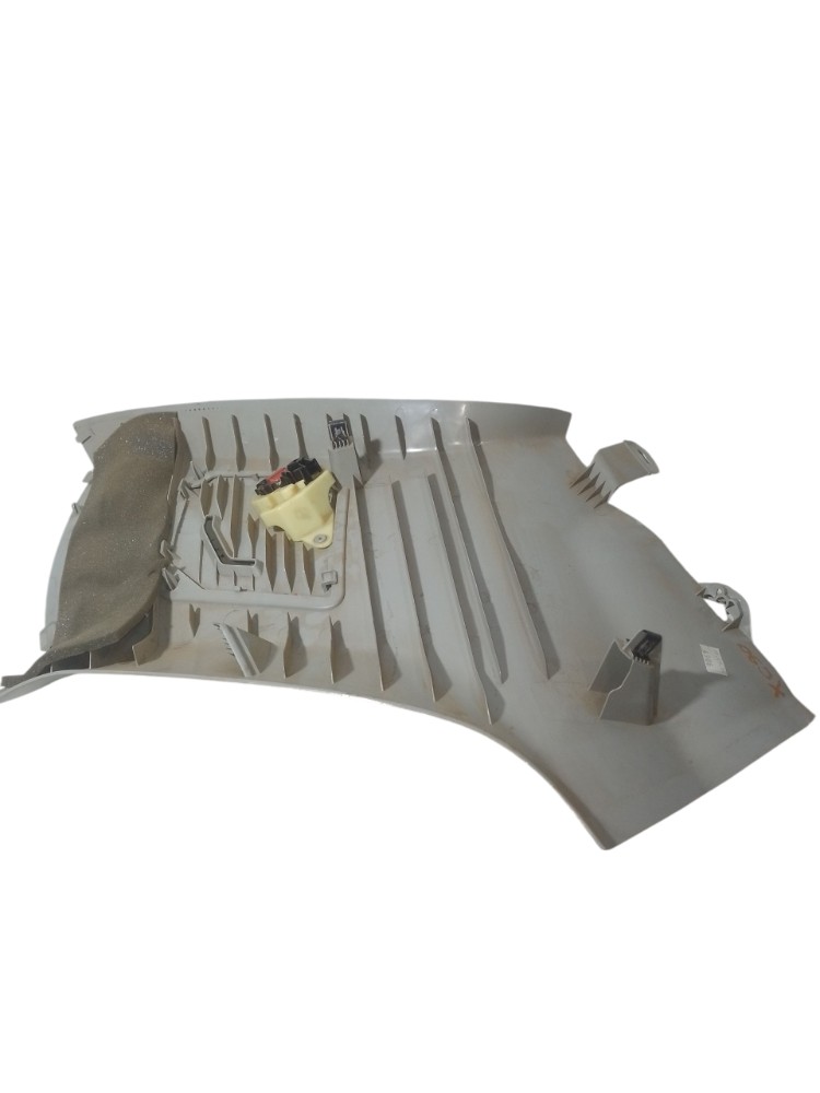 Moldura Coluna Traseira Direita Volvo Xc90 2004 2005 3.0 5