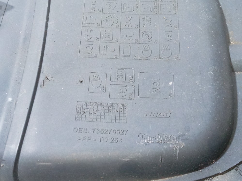 Moldura Tampa Caixa Fusiveis Porta Objetos Palio 2001 2005 6