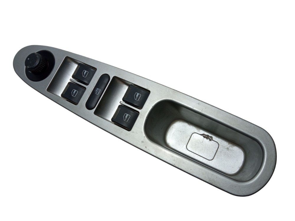 Moldura Botao Vidro Eletrico Dianteiro Esquerdo Chery S18 5