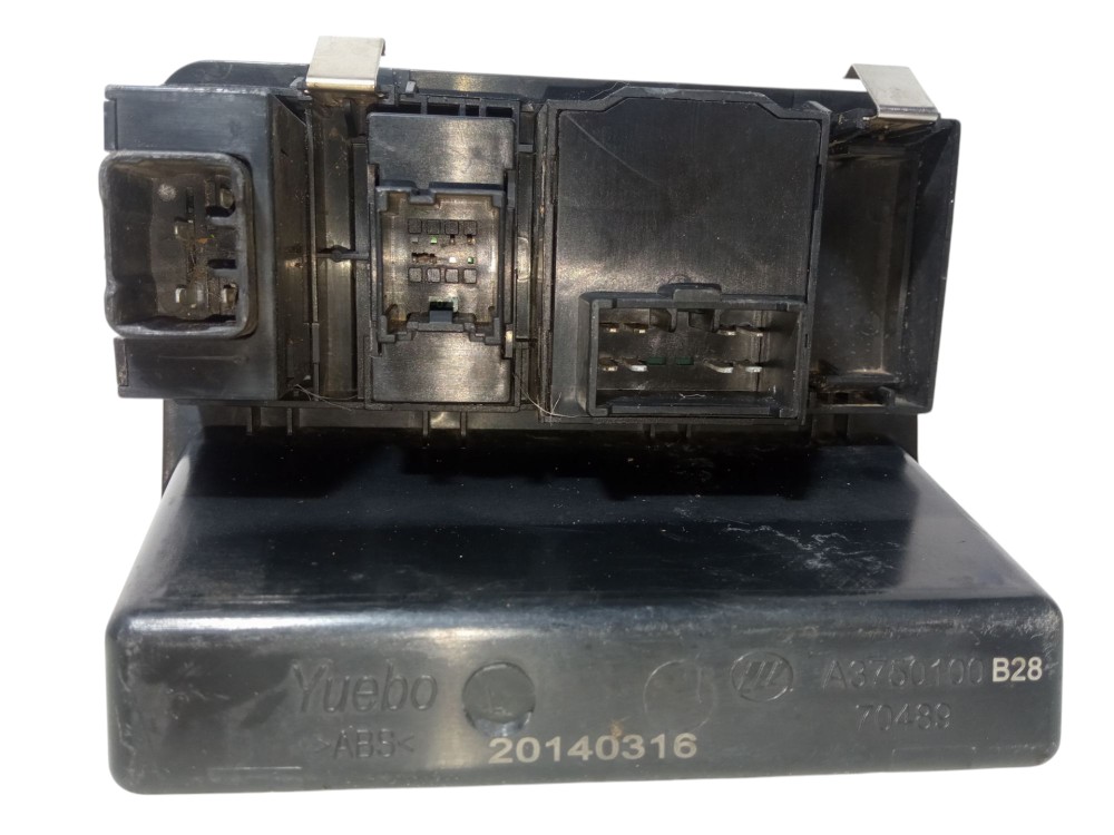 Moldura Botao Comando Luz Retrovisor Trava Porta Lifan 530 4