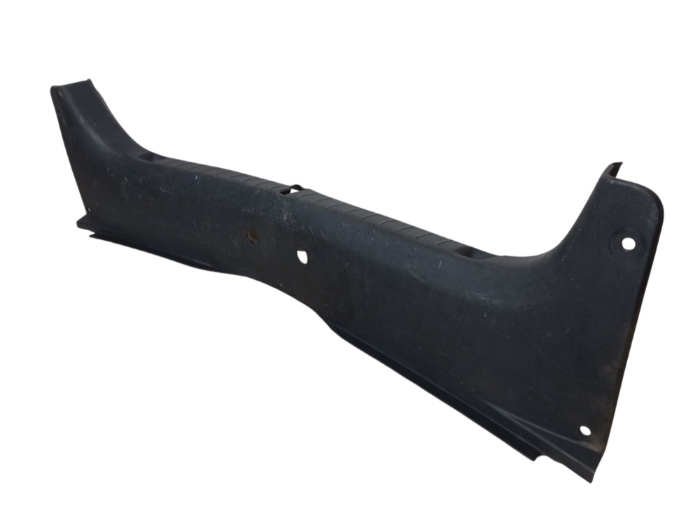 Moldura Acabamento Soleira Porta Malas Gm Omega 2008 3.6 V6 Preto 3