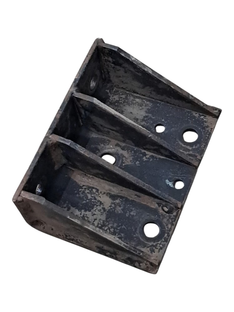 Suporte Chassi Batente Feixe Mola Dianteira Vw 8140 94 a 99 2