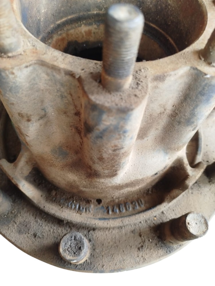 Cubo Roda Tracao Vw Constellation 4