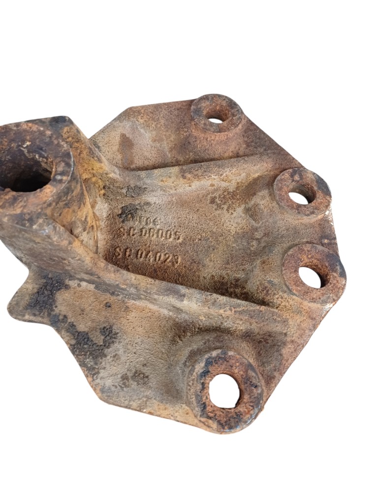 Suporte Mola Dianteiro Ford Cargo 4