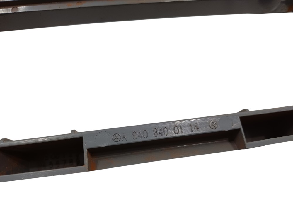 Moldura Fixador Radio Mb Axor 2544 2013 6