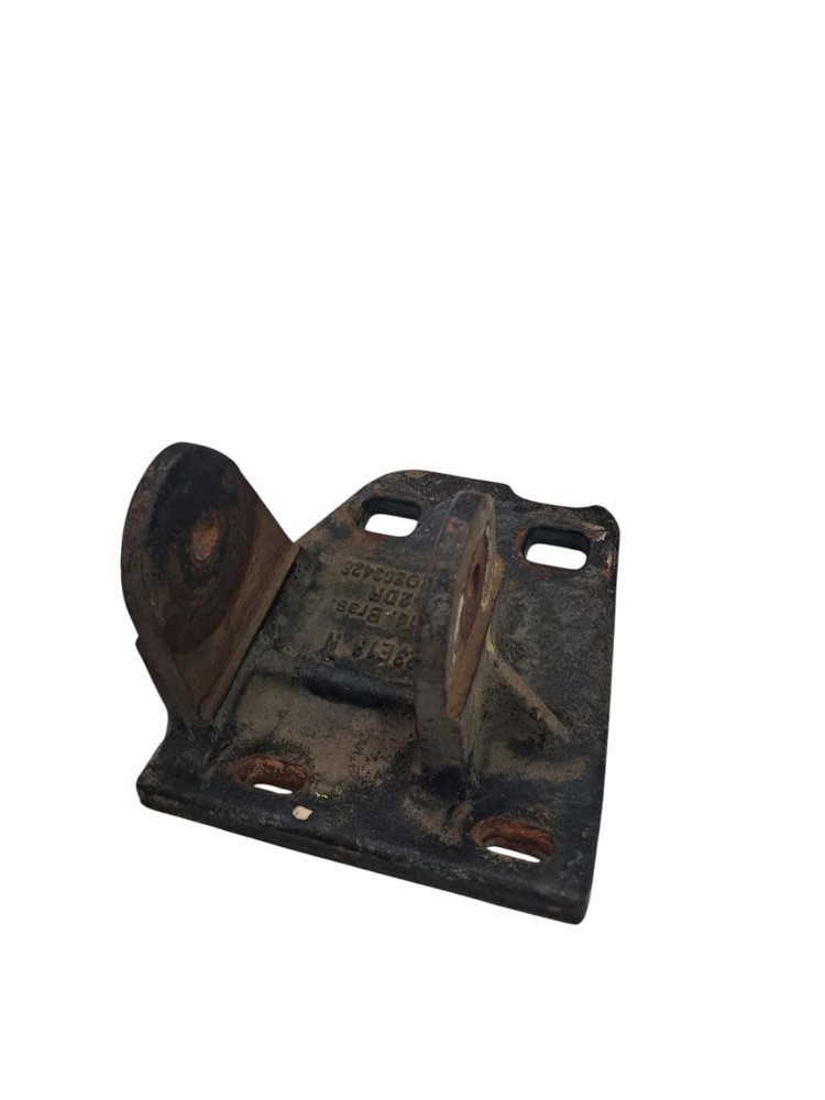 Suporte Fixacao Cabine Vw 8120 2010 Direito 1