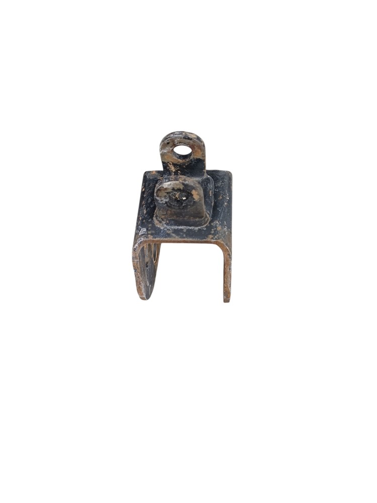 Suporte Amortecedor Cabine Ford 815 2021 1
