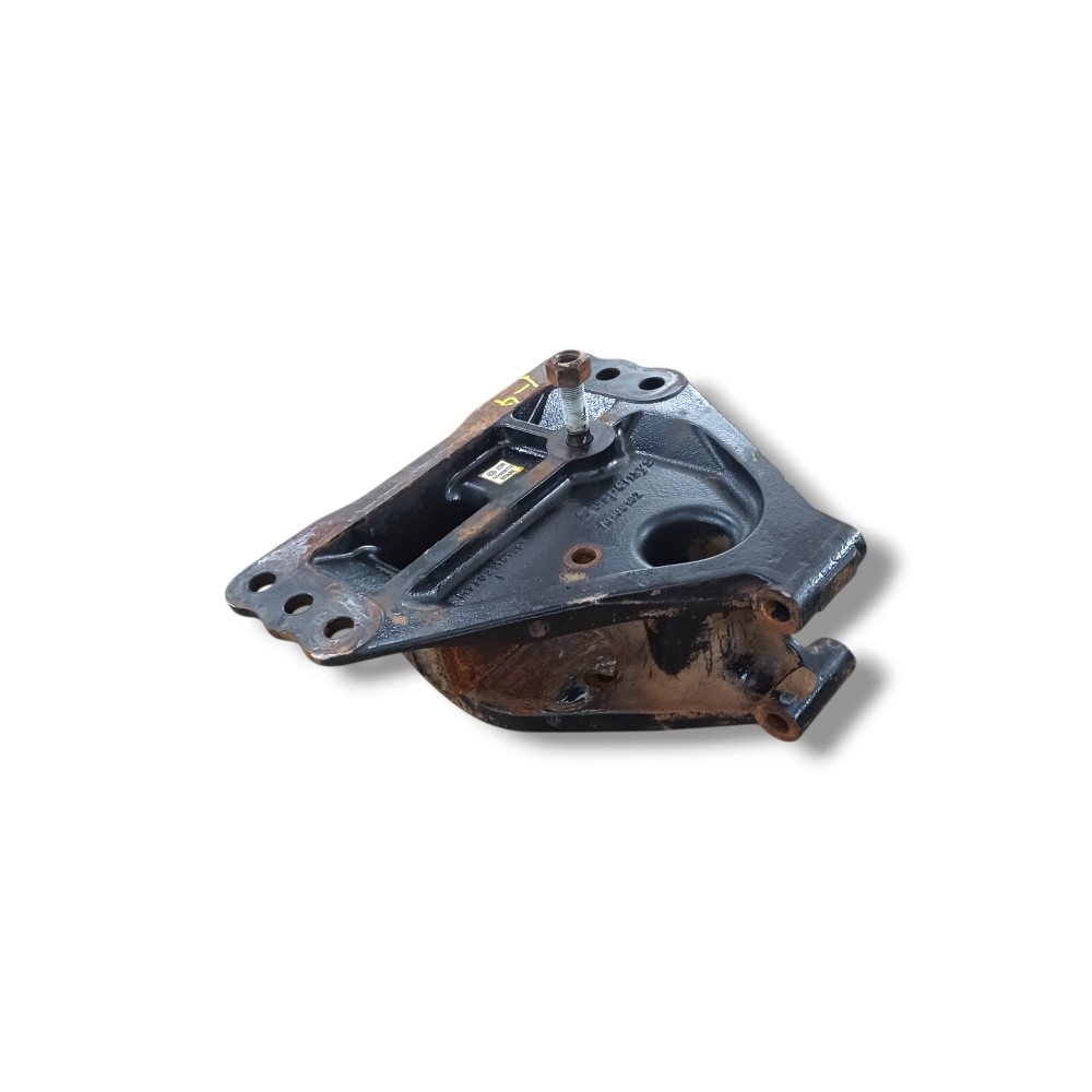 Suporte Mola Dianteira Direita Vw 25.390 2013 Vn41 5
