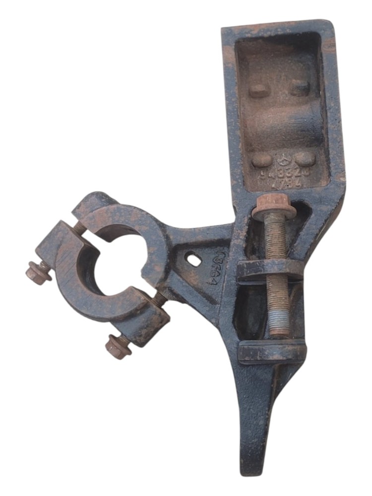Suporte Barra Estabilizadora Mb Axor 2540 Direito 3