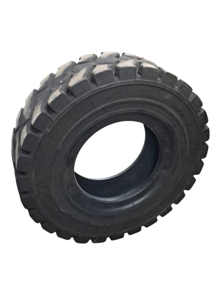 Pneu Michelin 700×12 Semi Novo