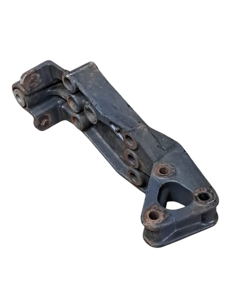 Suporte Mola Dianteira Fixacao Cabine Volvo FH 5