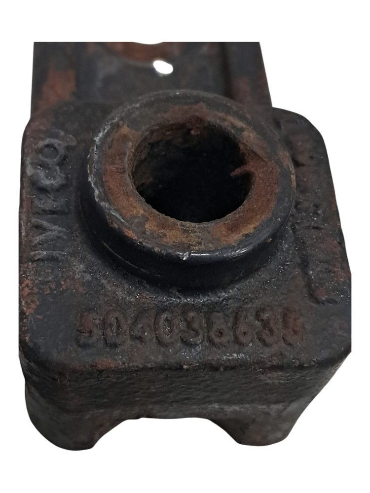 Suporte Lateral Chassi Amortecedor Dianteiro Iveco Stralis 7