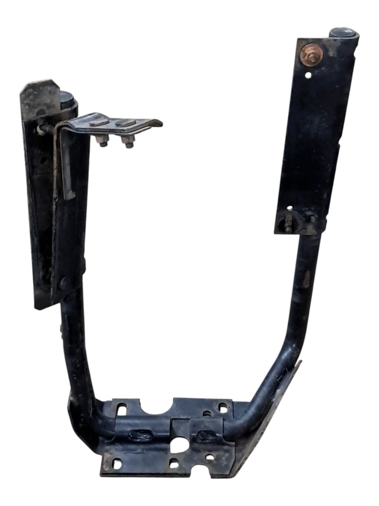 Suporte Paralama Cabine L.E Volvo VM 3