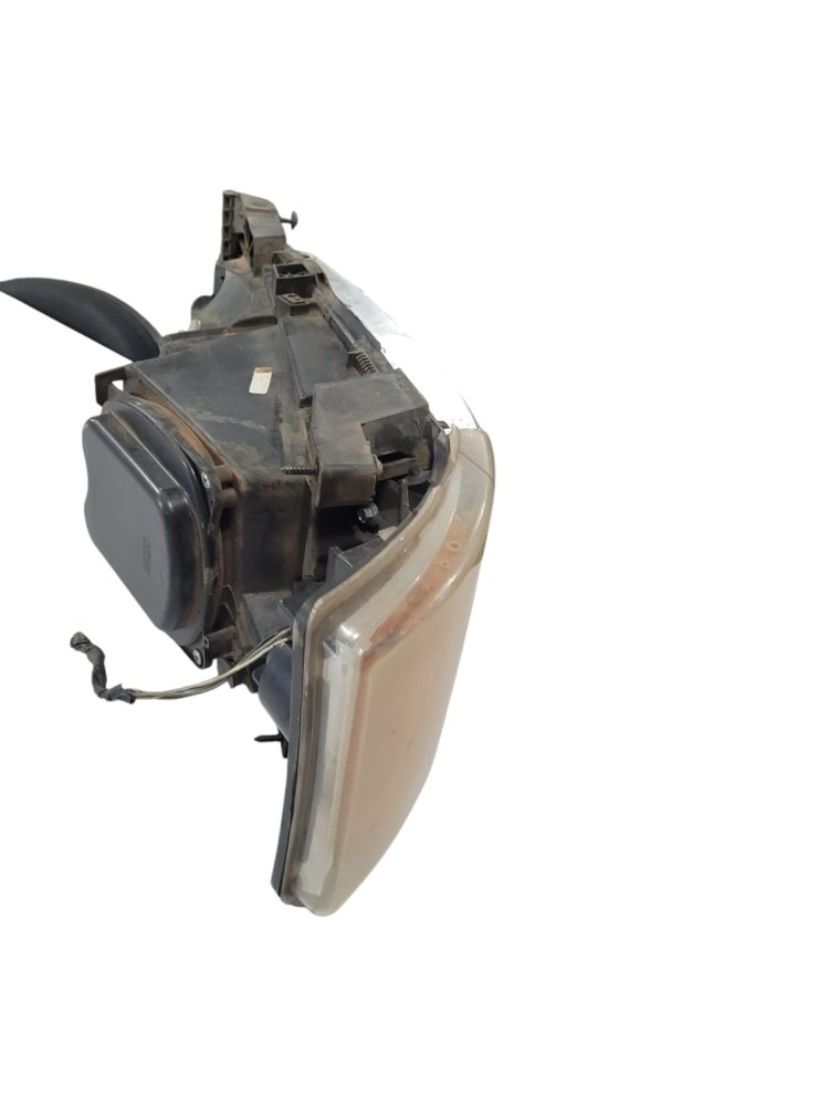 Farol Scania Dianteiro Direito 2
