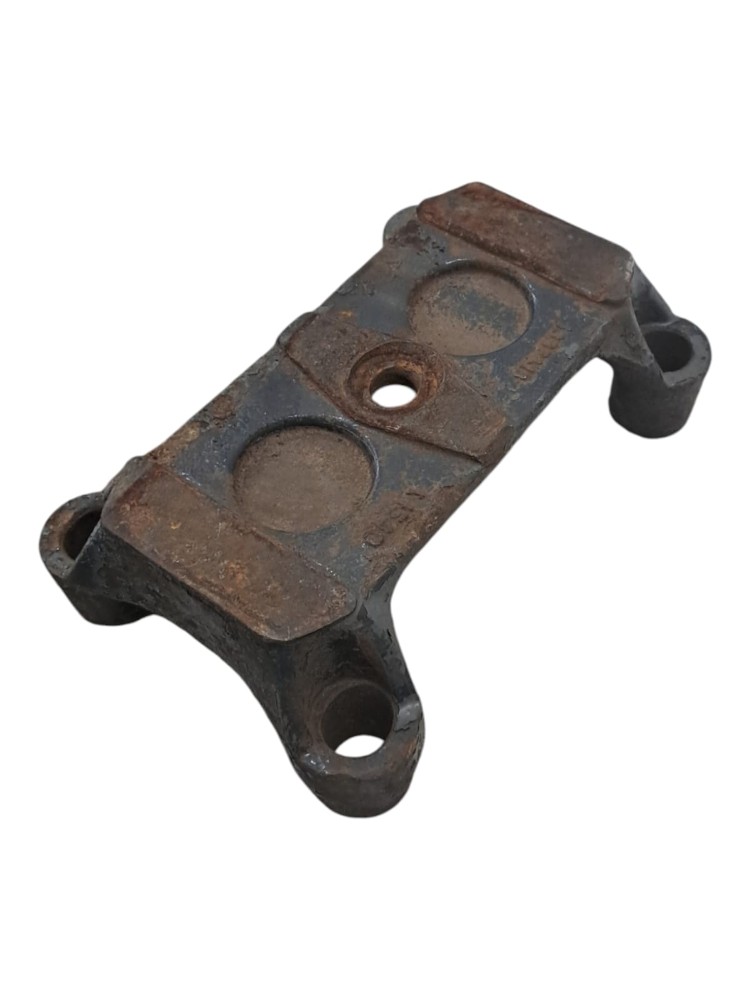 Suporte Feixe Mola Fixacao Diferencial Scania 1