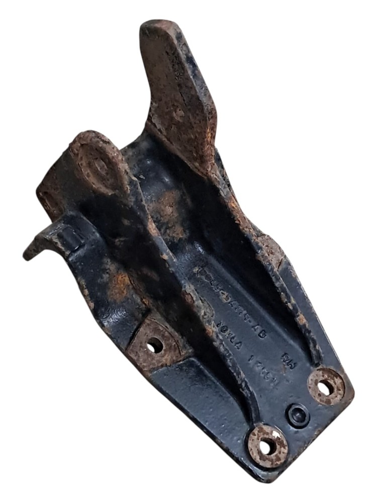 Suporte Superior Pivo Cabine L.Direito Ford Cargo 1317 2006 A 2012