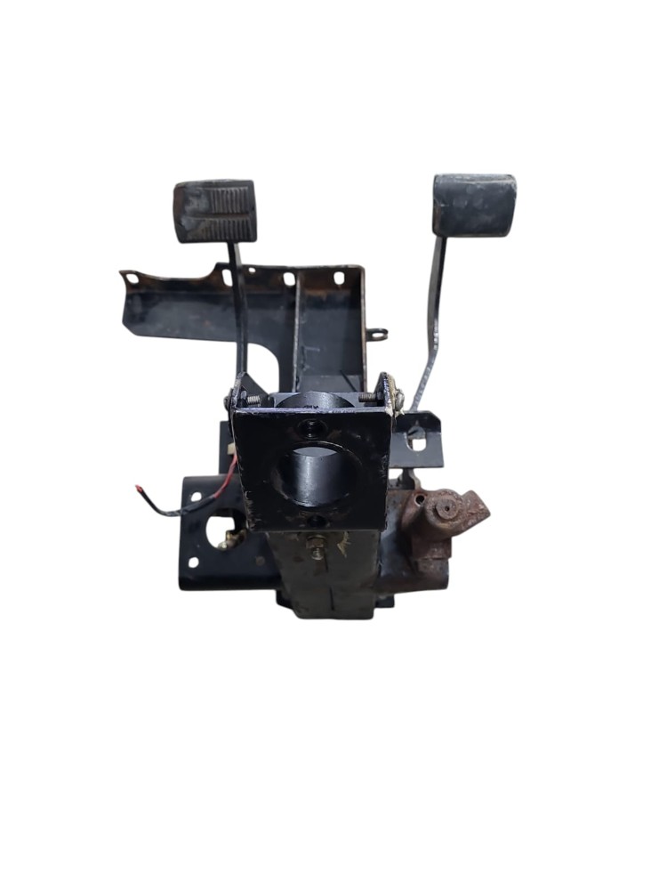 Conjunto Pedais VW Delivery Express 2021 a 2025 1