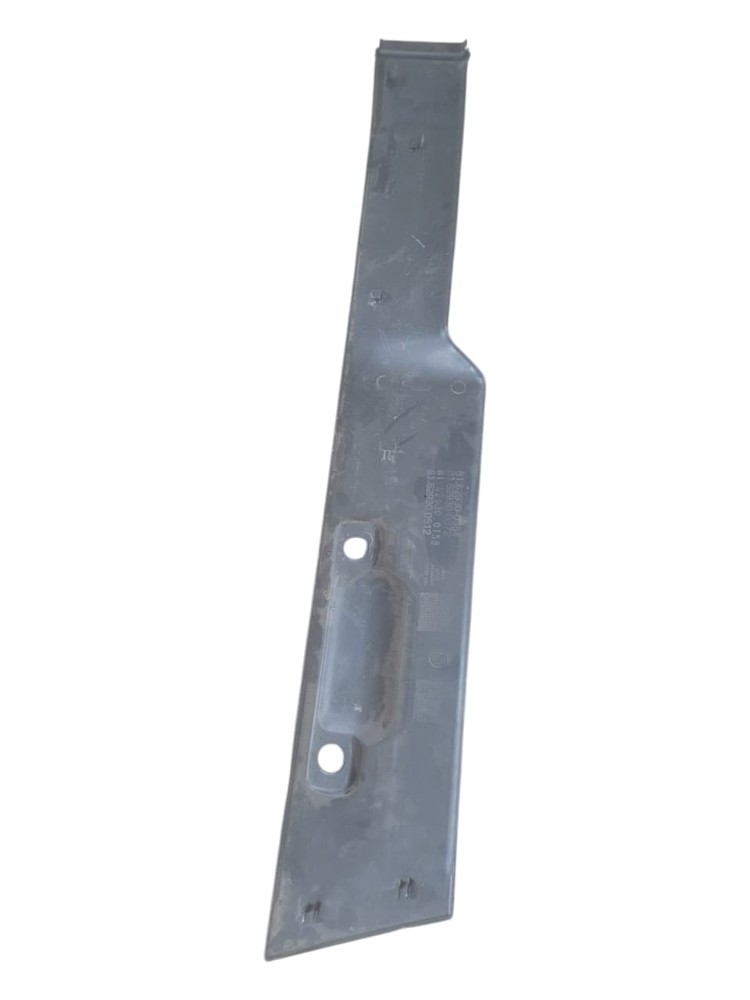 Acabamento Coluna Lateral MAN 6