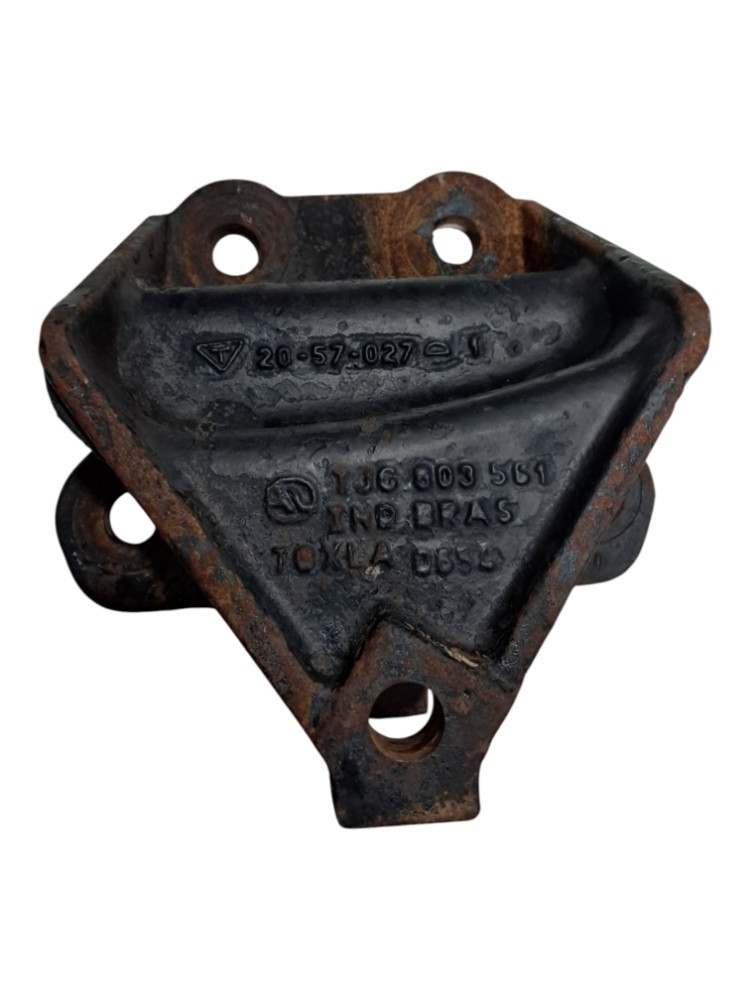 Suporte Traseiro Mola Traseira Esquerda Ford Cargo 2001