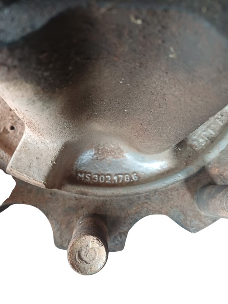 Cubo Roda Tracao Volvo VM 260 6