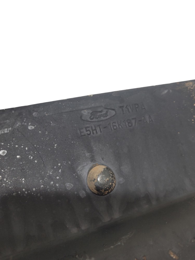 Suporte Inferior Paralama Ford Cargo Dianteiro  Brasil 6