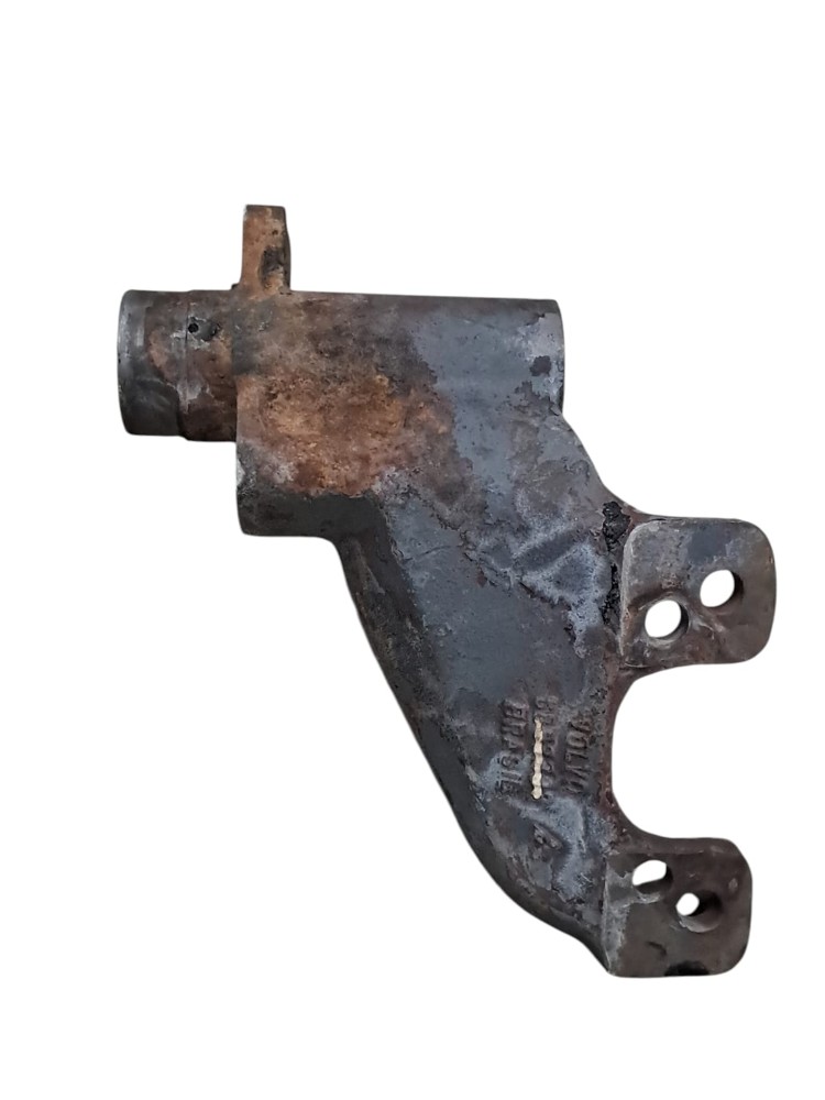 Suporte Eixo Cuica Volvo Direito 1
