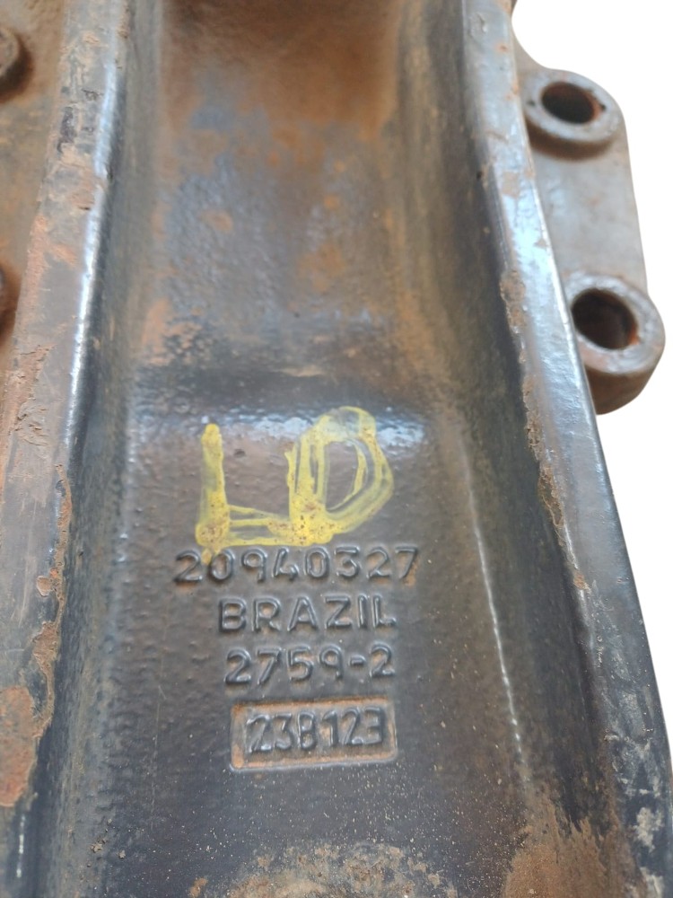 Suporte Amortecedor Eixo Traseiro Volvo Fh Direiro 6