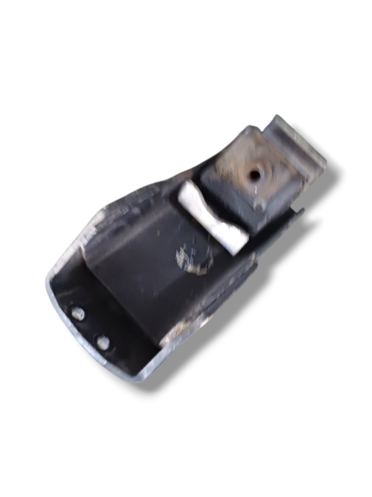 Suporte Coxim Dianteiro Direito Vw Constellation 4