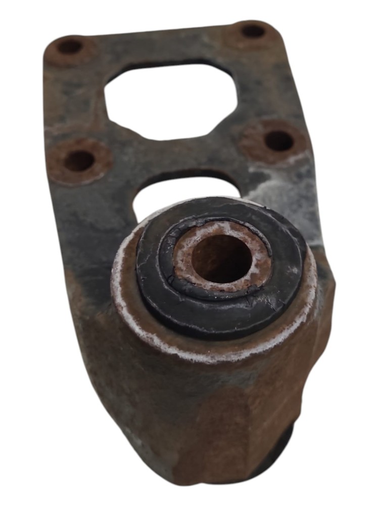 Suporte Mola Volvo Dianteira 4
