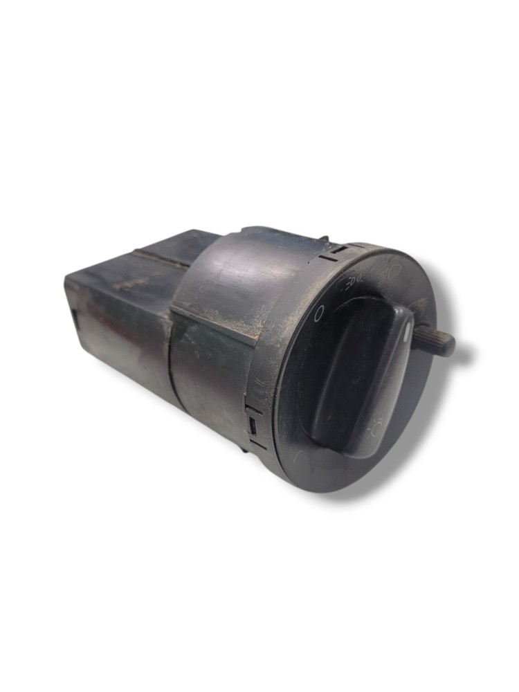 Botão Interruptor Luz Vw Constellation 30.280 2019 2020 VO22 4