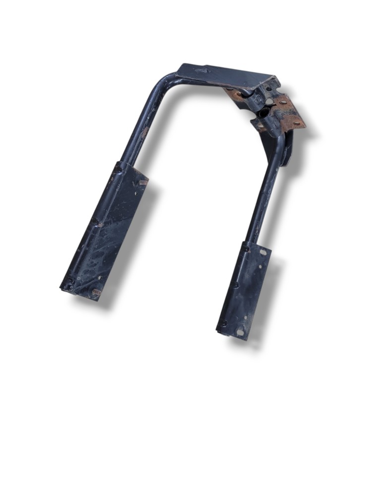 Suporte Paralama Dianteiro Esquerdo Volvo Vm 4