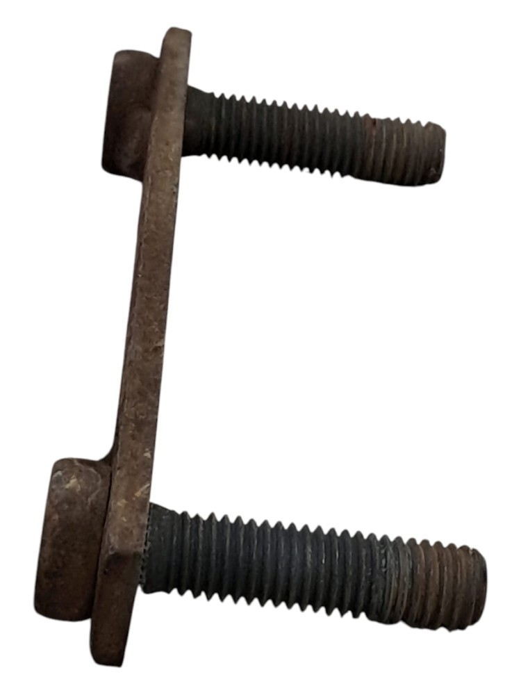 Suporte Com Parafuso Tanque Combustivel Ford Cargo 1