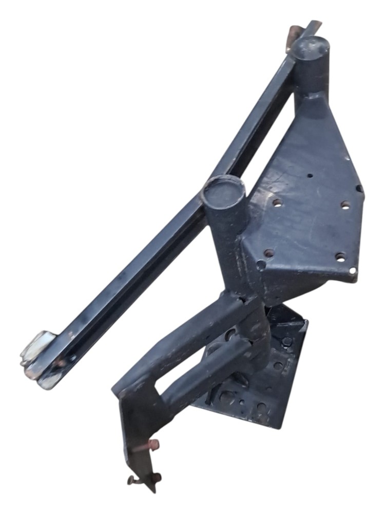 Suporte Paralama L.Direito Vw Constellation 5