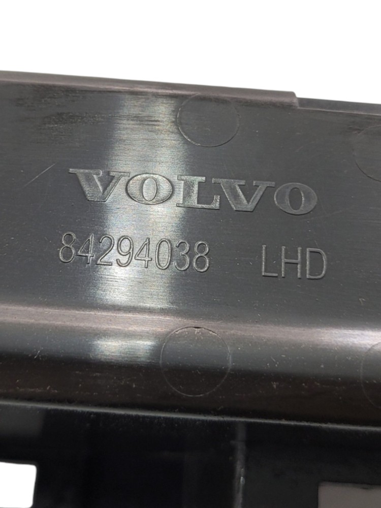 Moldura Porta Objeto Volvo Fh 2022 Vn143 6