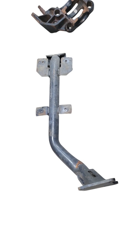 Suporte Paralama Cabine Mb Axor 2