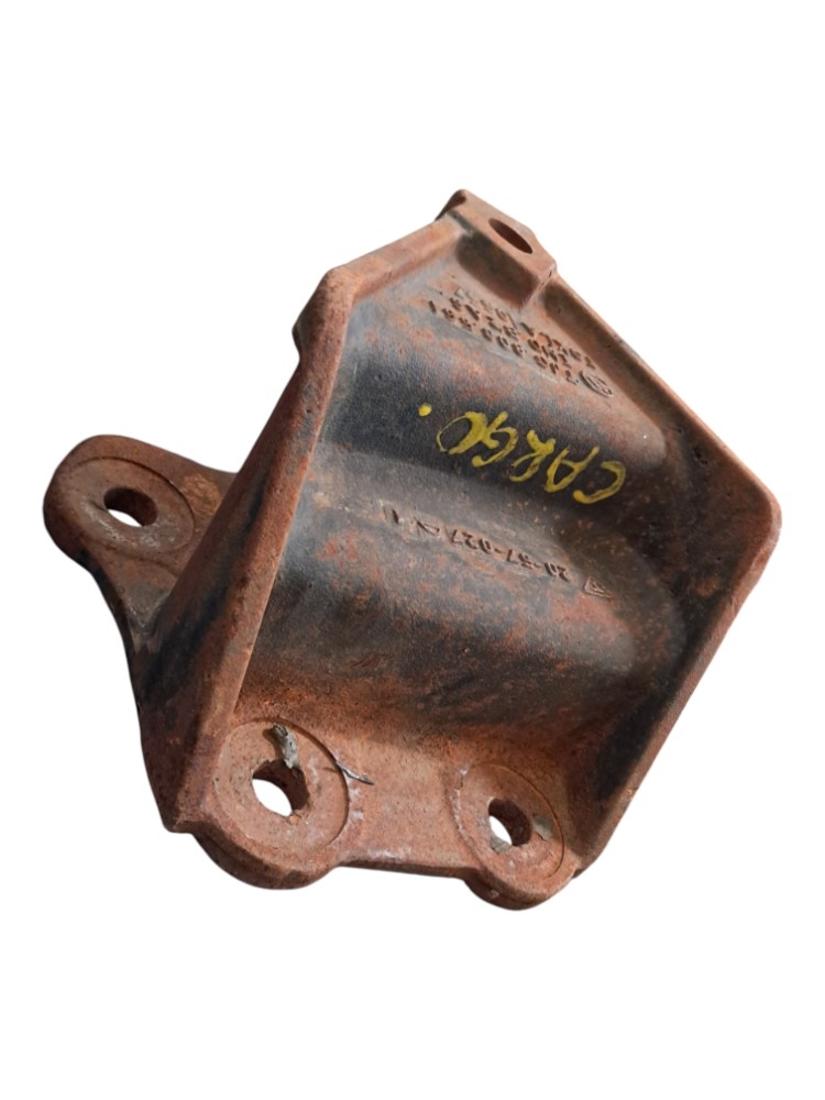 Suporte Mola Traseiro Esquerdo Vw Ford Cargo 1990 2