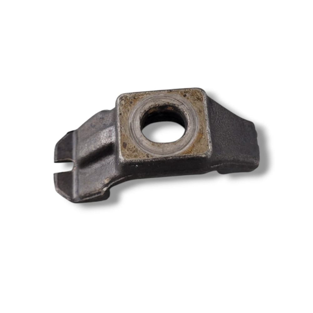 Presilha Porta Injetor Mb 1938 2002 4