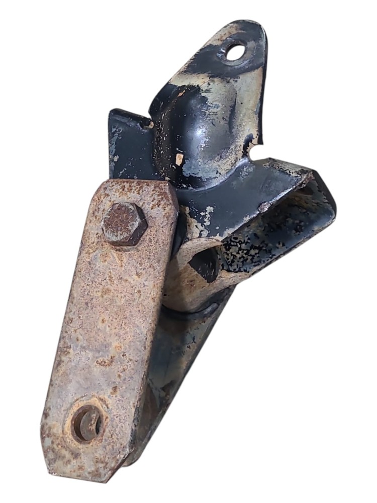 Suporte Mola Dianteiro Iveco Tector 4