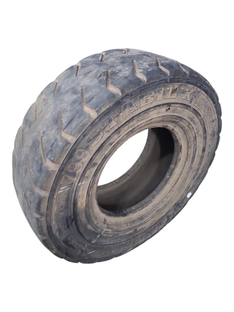 Pneu Empilhadeira Michelin 700R12 3