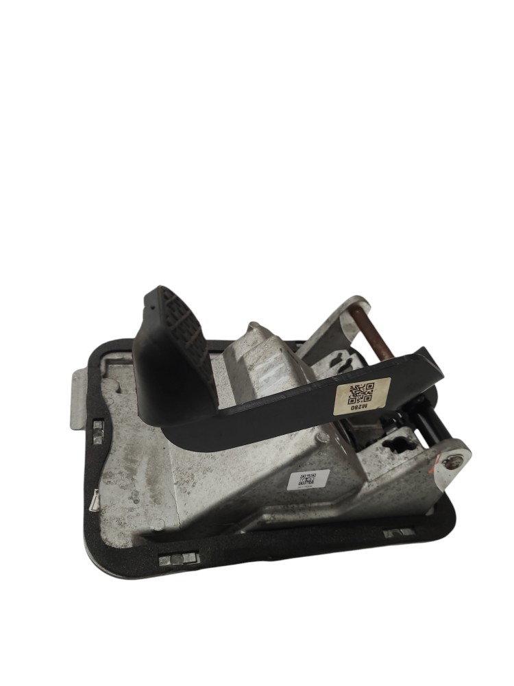 Pedaleira MB Atego A9402940501 2
