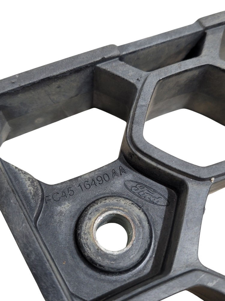 Pisante Estribo Ford Cargo 5