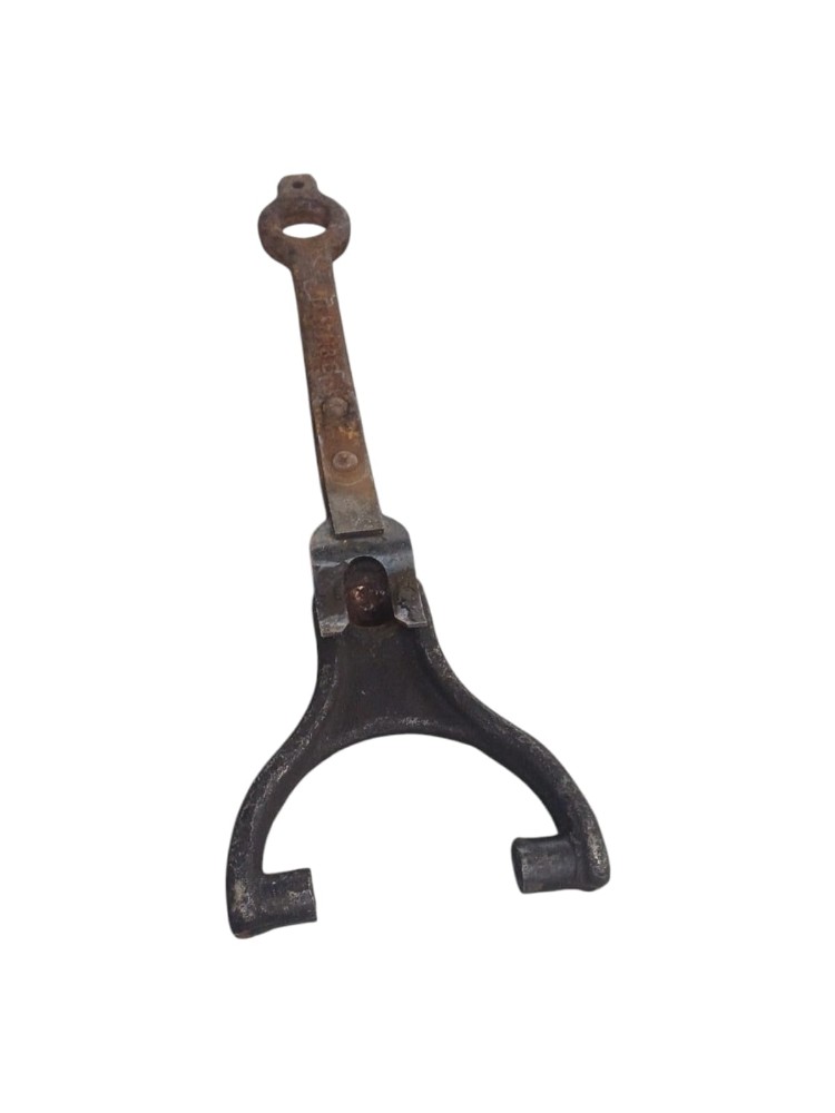 Garfo Embreagem Mb 710 4