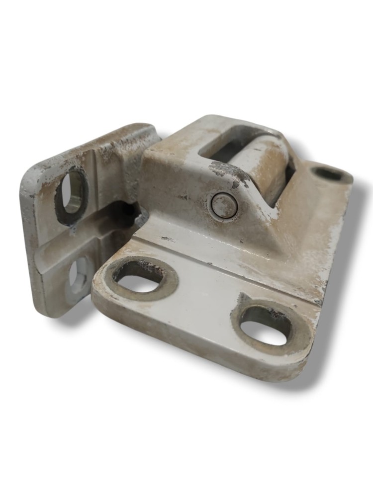 Dobradica Porta VW Constellation 2