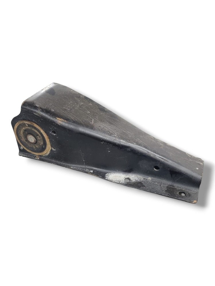 Suporte Traseiro Cabine VW 7100 2