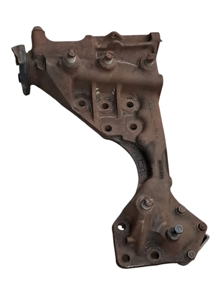 Suporte Dianteiro Ponta chassi Scania P124 6×2 2014. 3