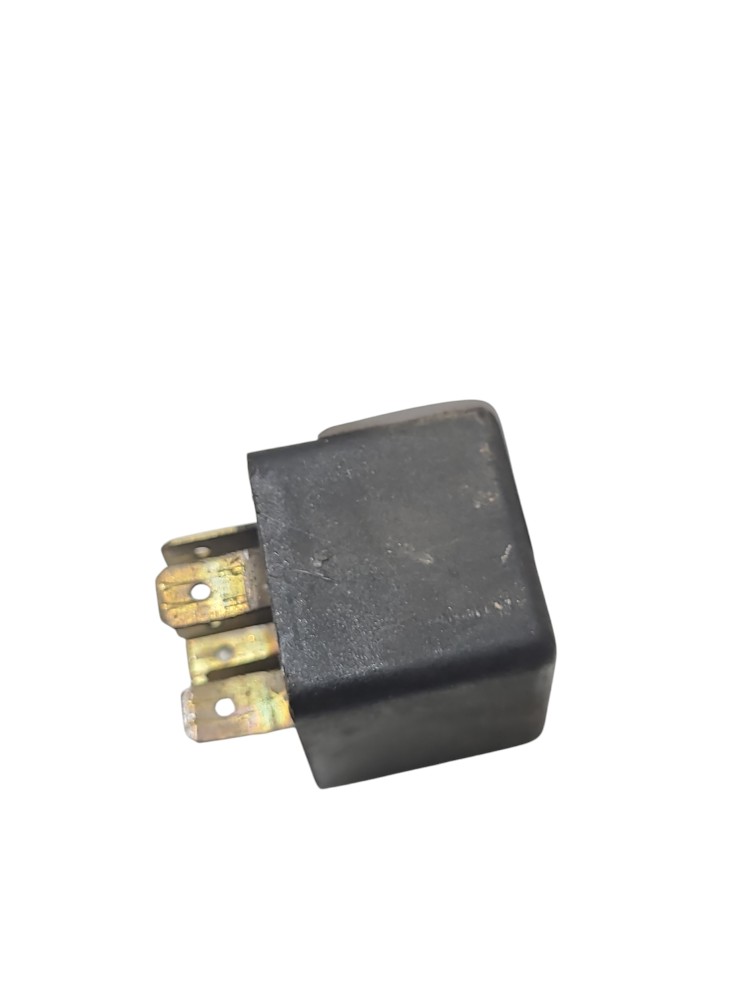 Rele Auxiliar 24V Universal 243460 1